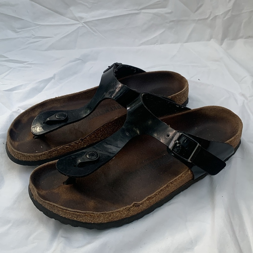 Birkenstock Giza black patent leather sandal size 39 - Picture 2 of 6